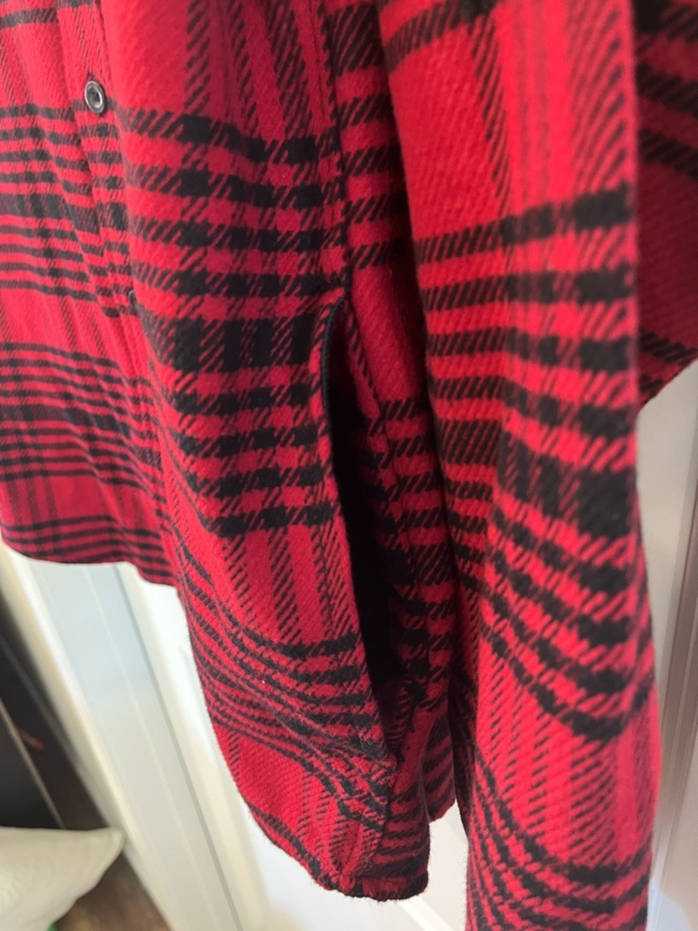 Woolrich Red and Black Plaid Flannel Shirt Jacket with Pockets - Picture 8 of 10